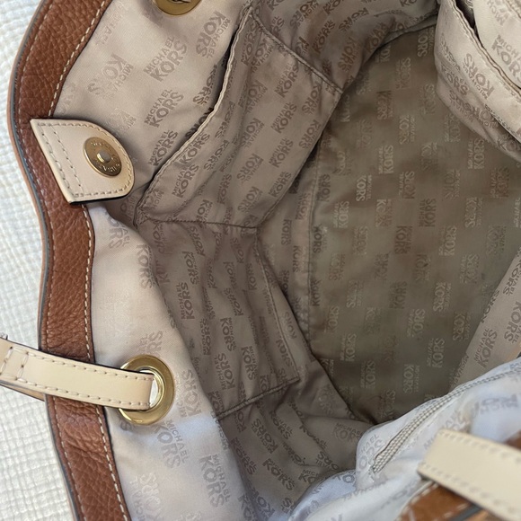 Michael Kors Tan Leather Shoulder Bag - Picture 3 of 4